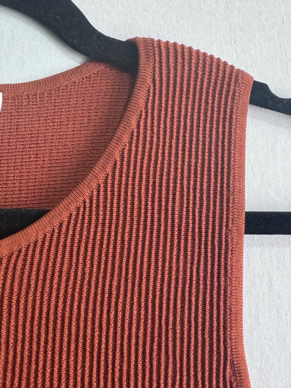 Babaton Ribbed Racerback Crop Tank Top Rust Terracotta 2XL - Picture 6 of 8